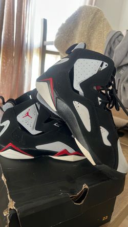Like new Jordan size 7