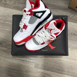 Jordan 4 Fire Red Size 4 Men 5.5 Women