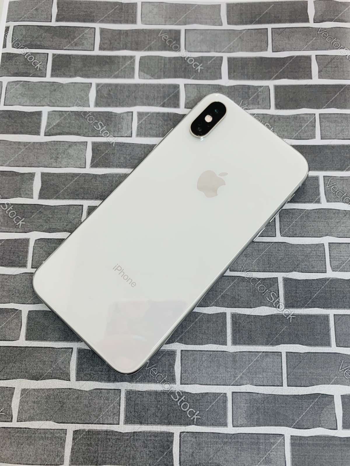 iPhone XS (64 GB) Excellent Condition With Warranty