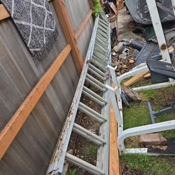 Aluminum Extension Ladder 28'ft
