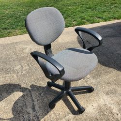 Desk Chair On Wheels Pneumatic 