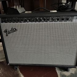 Fender Ultimate Chorus Amp W/Footswitch 