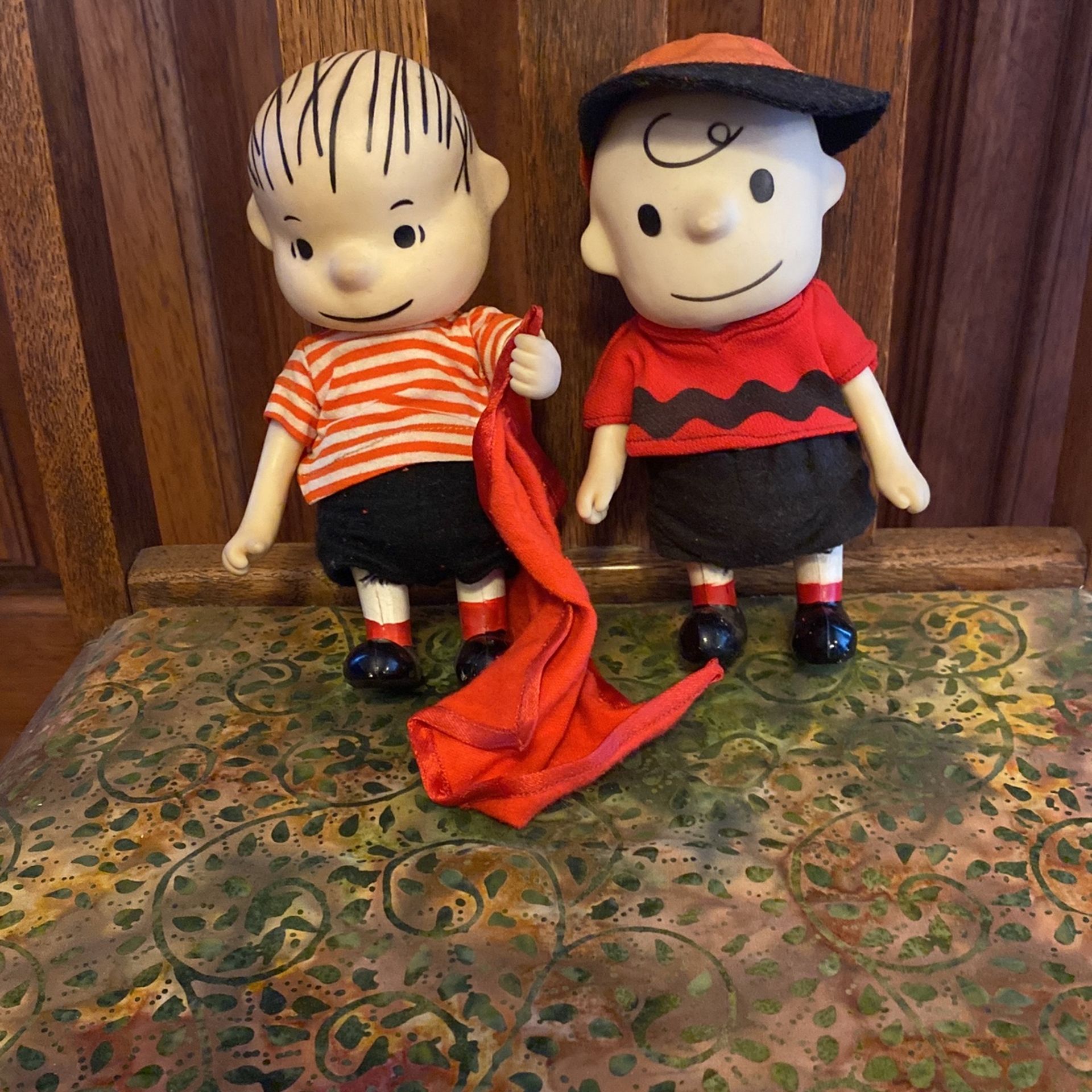 Collectible Charlie Brown And Linus Dolls