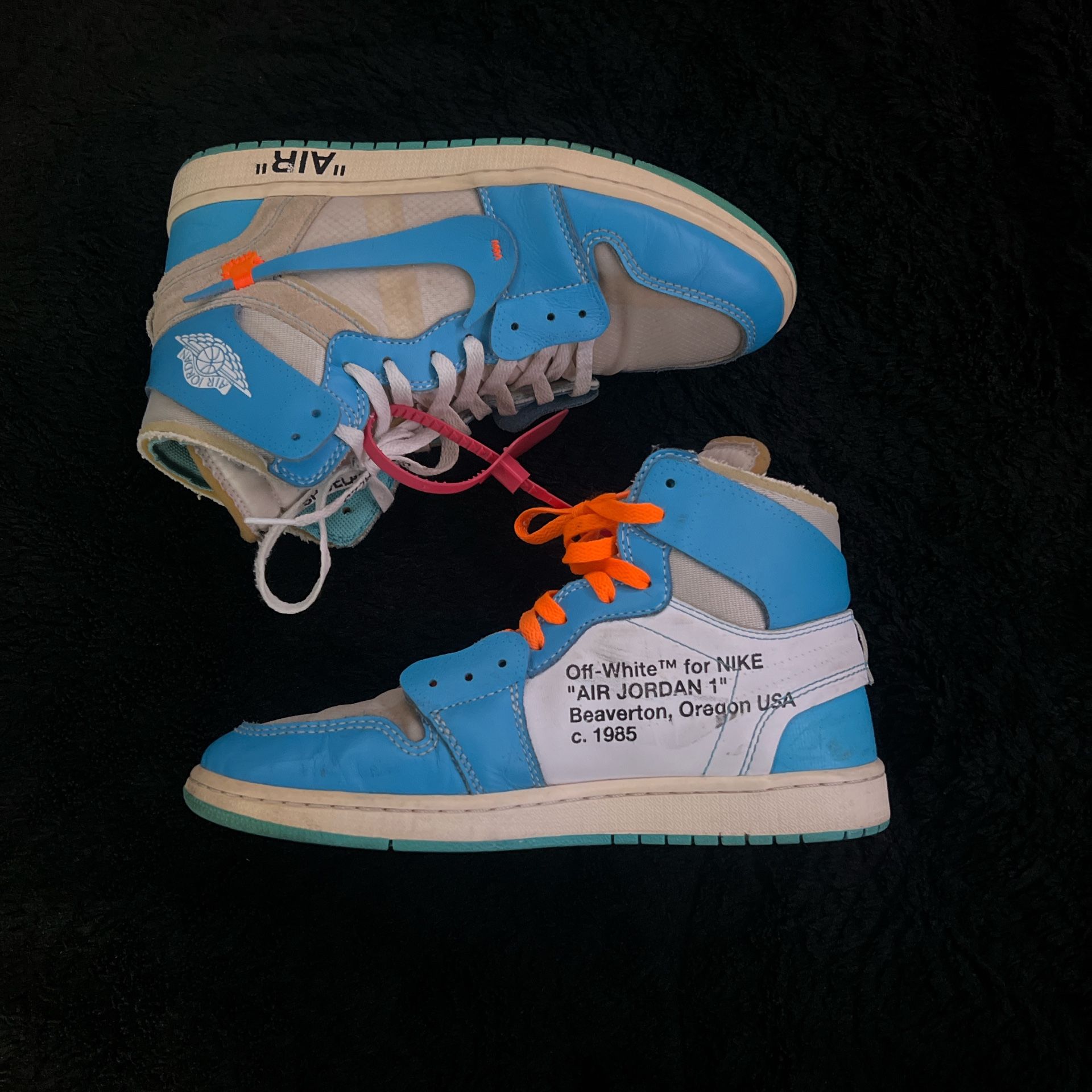 Off-White x Air Jordan 1 Retro High OG ‘UNC’