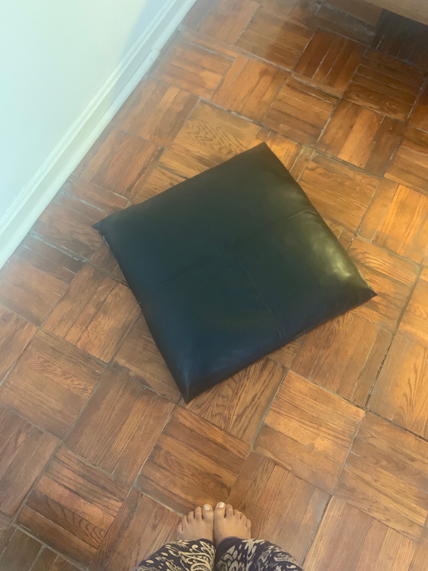 Floor sitting cushion