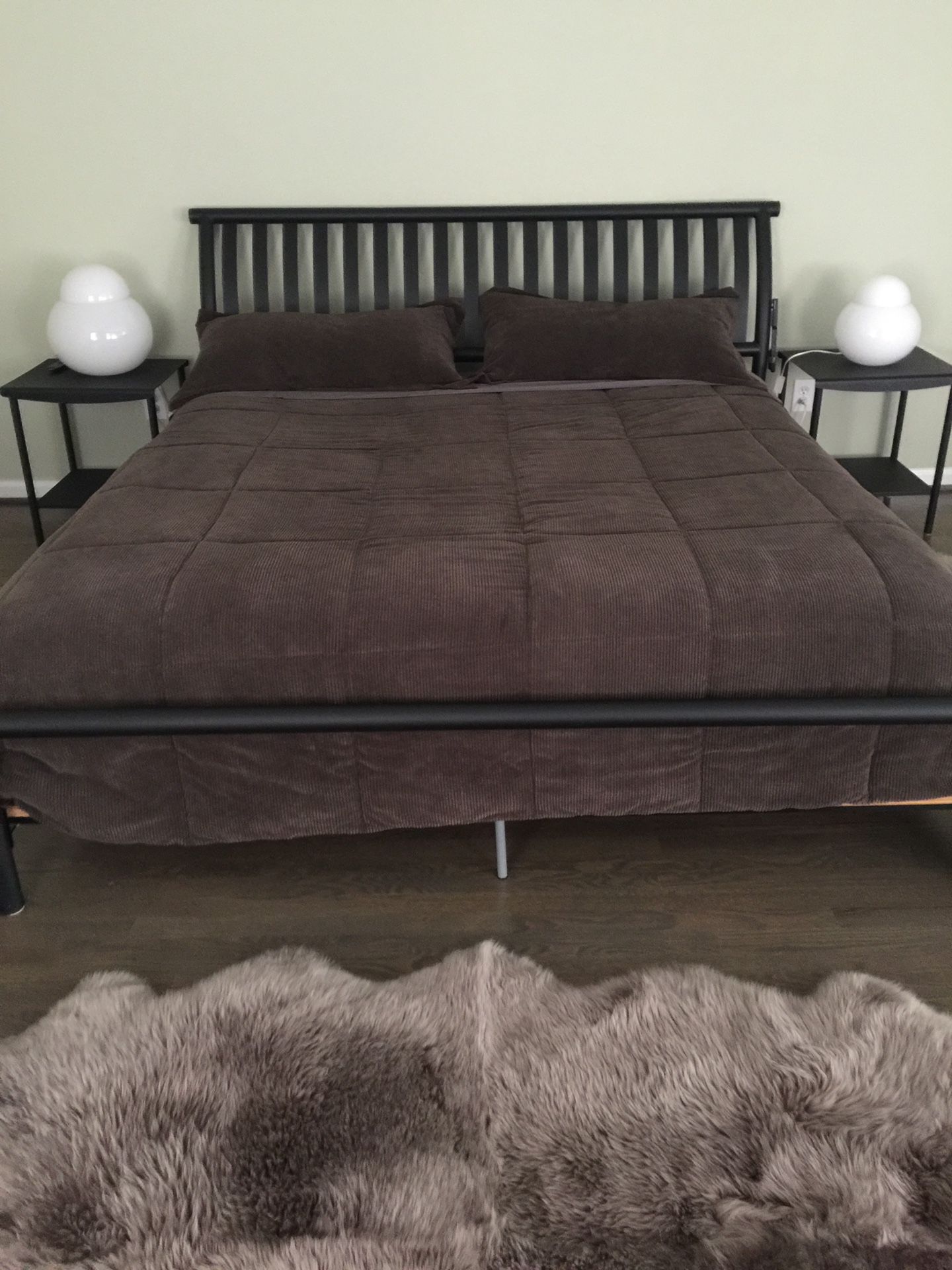 Bedroom Set: King Size Metal Bed Frame, Two Metal Night Stands And Two 3 Drawers Vertical Dresser Storage Tower Organizer 