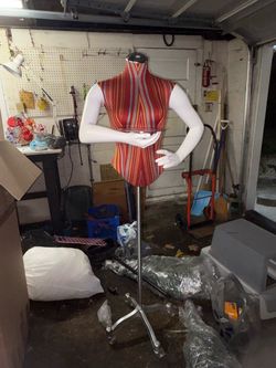 Decorative mannequin
