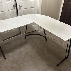White corner desk