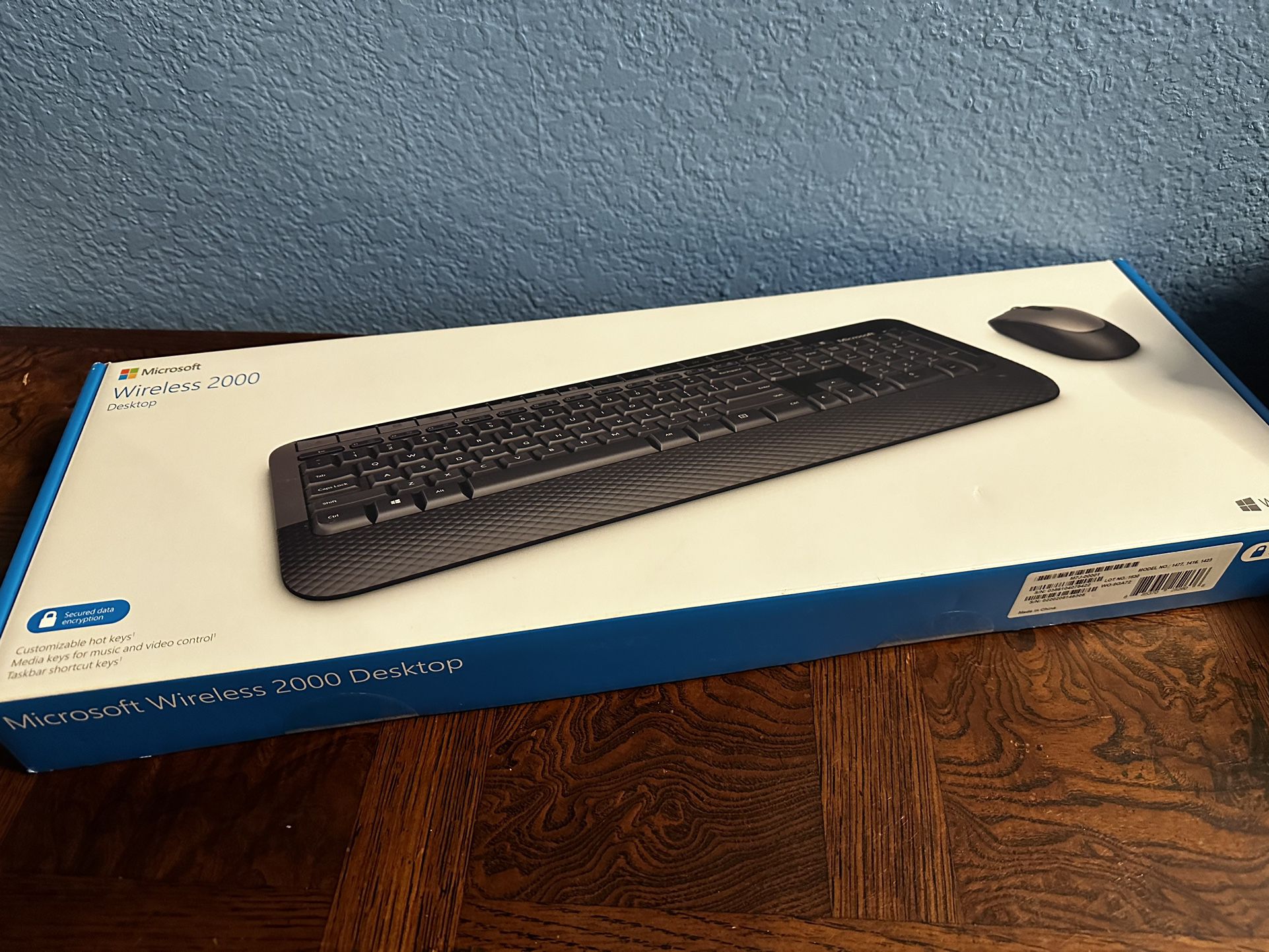 BRAND NEW/SEALED Microsoft Wireless 2000 Desktop Keyboard Mouse Set Bluetooth MAC/PC