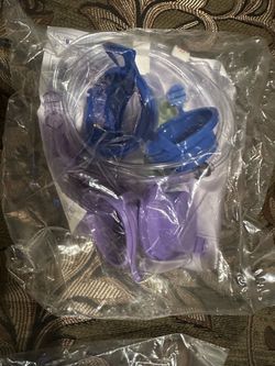 Kangaroo Joey Dual Feeding Bags $2 each or $200 all, 135 total bags