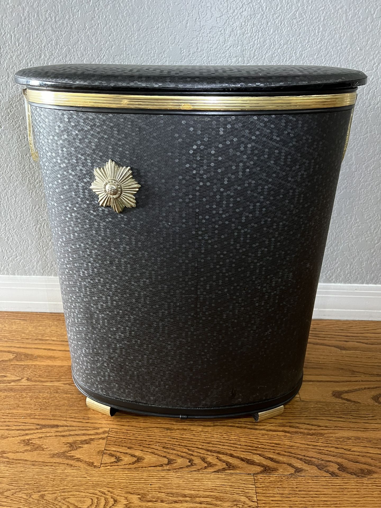 Pearl-Wick Vintage MCM Clothes Hamper