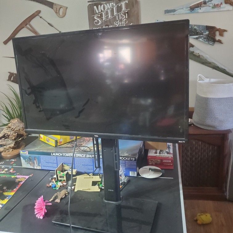 TCL 32" Roku Tv With Stand