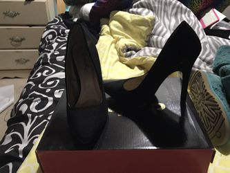 Women's size 6 heels