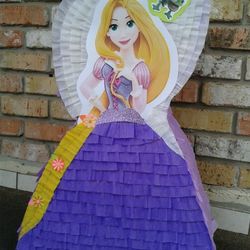 Rapunzel pinata 