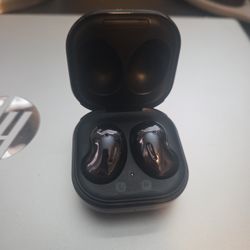 Used Galaxy Bud Live Black. $30