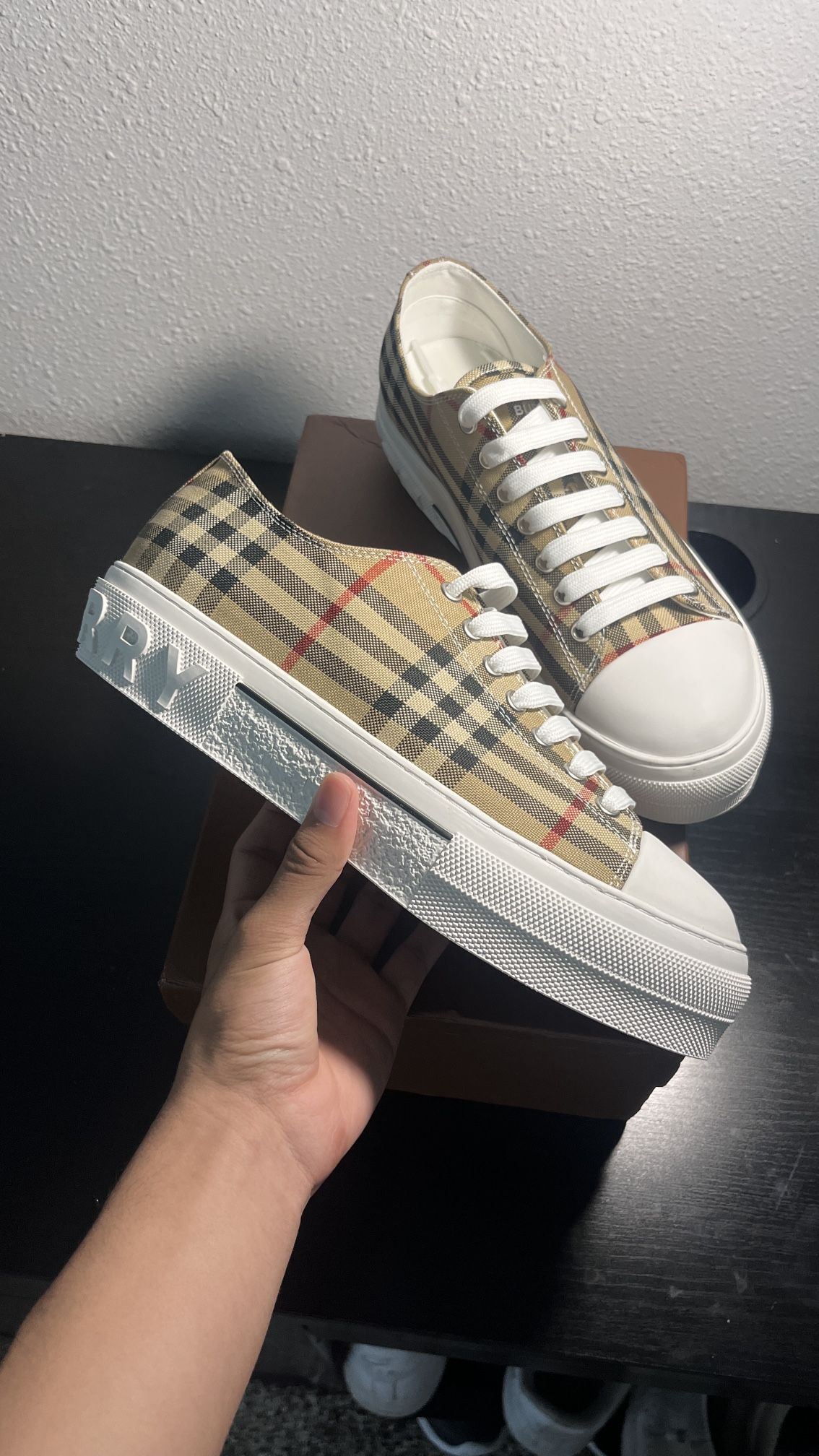 Burberry shoes