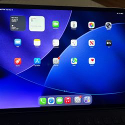 iPad Pro - 1 TB- + Apple Bluetooth Keyboard 