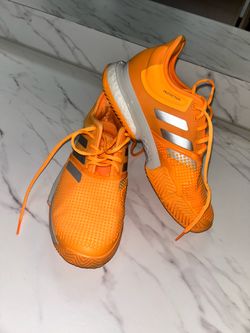 NIKE TENNIS SHOES