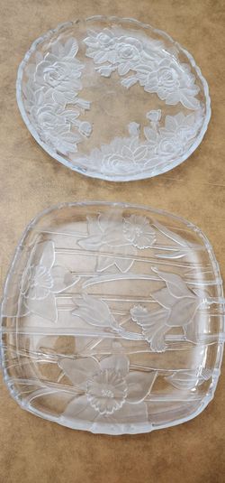 2  Glass  Serving Plates