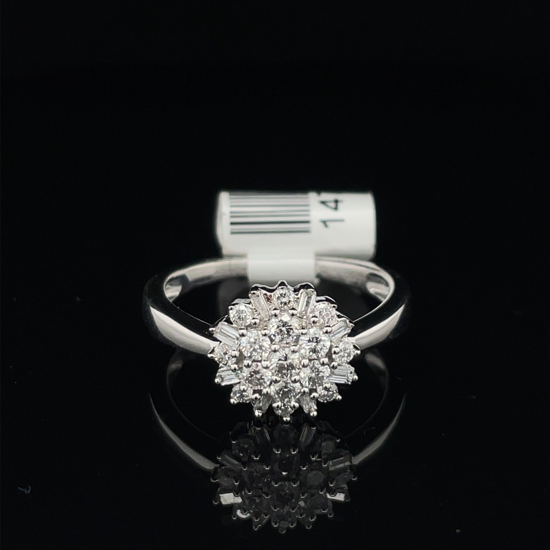 10KT White Gold Diamond & Baguettes Ring 2.60g .5CTW Size 7 147970