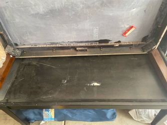 Coffee table in good condition.