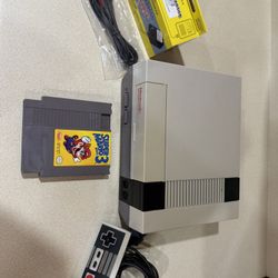 Nintendo NES Console Bundle – Tested & Working