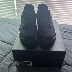 NEW JORDAN 4S BLACK CATS / SIZE 9.5 / BOX INCLUDED / SAME DAY SHIPPING