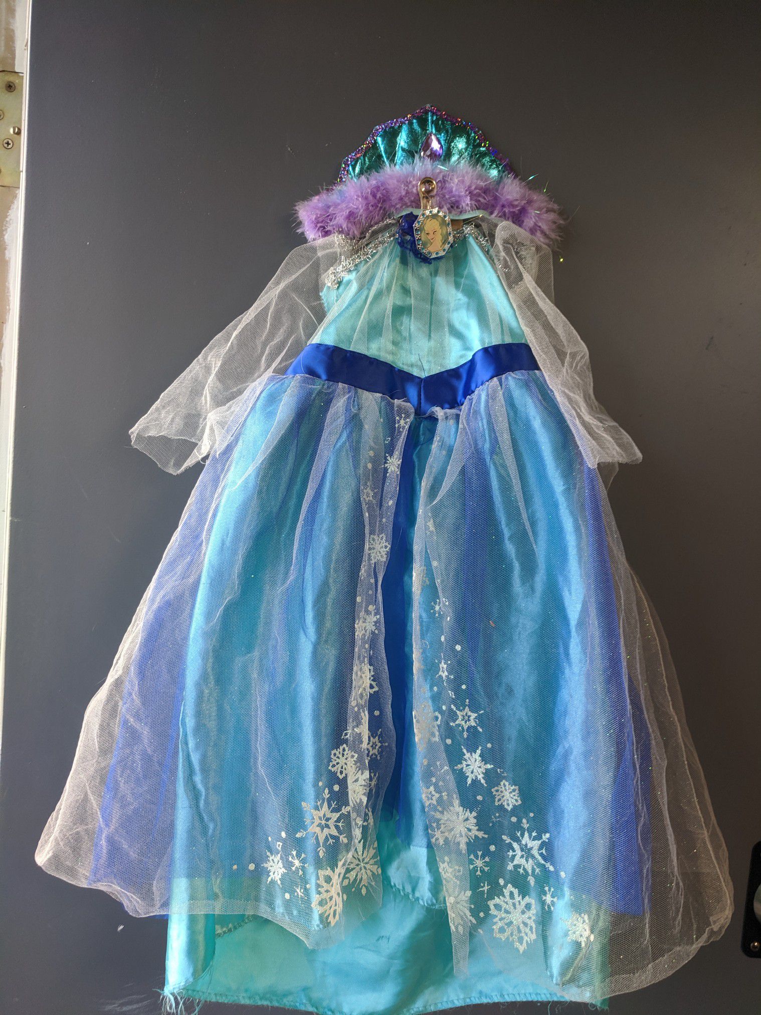 Frozen:s Elsa costume for little children 2-3