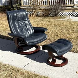Ekornes stressless large blue leather recliner and ottoman | it swivels!
