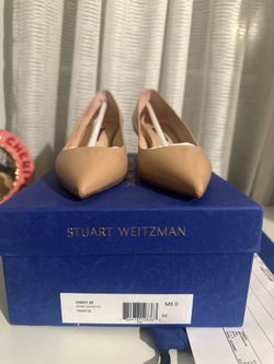 Stuart Weitzman. Cindy 45 Pump (Kitten Heels). Size 5B.