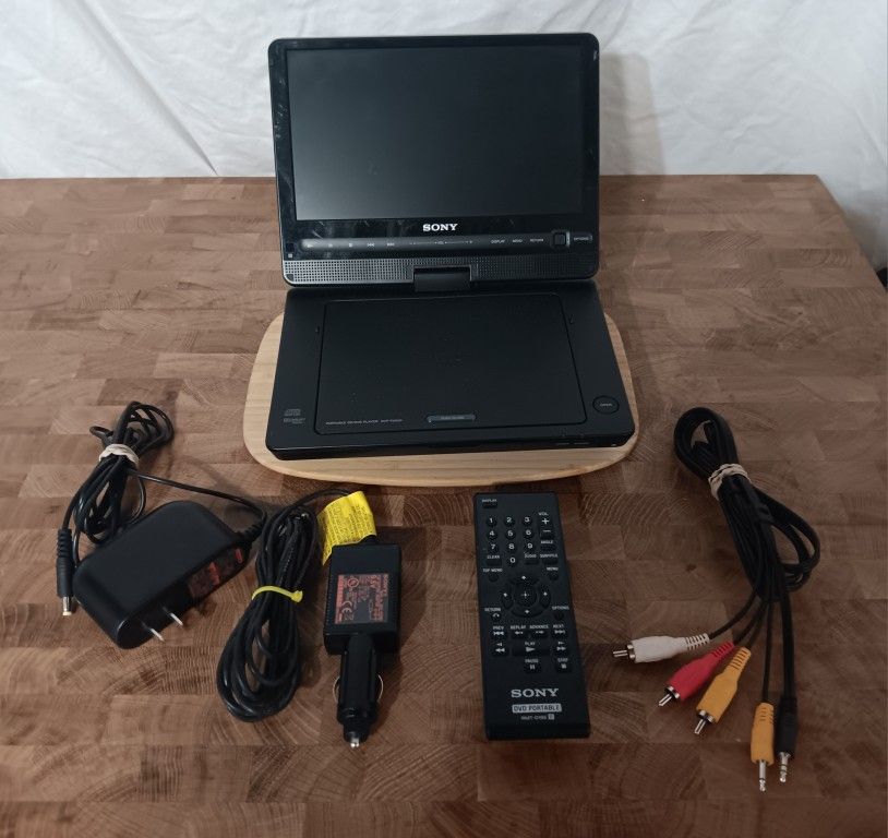 Sony DVP-FX950 PORTABLE DVD Player With Swivel Screen.