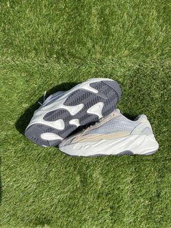 Yeezy Boost 700 V2 Cream