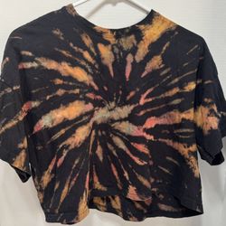 Forever 21 Black Tie-Dye Cropped Tee with Orange and Pink Accents