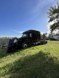 Freightliner Cascadia Part Out