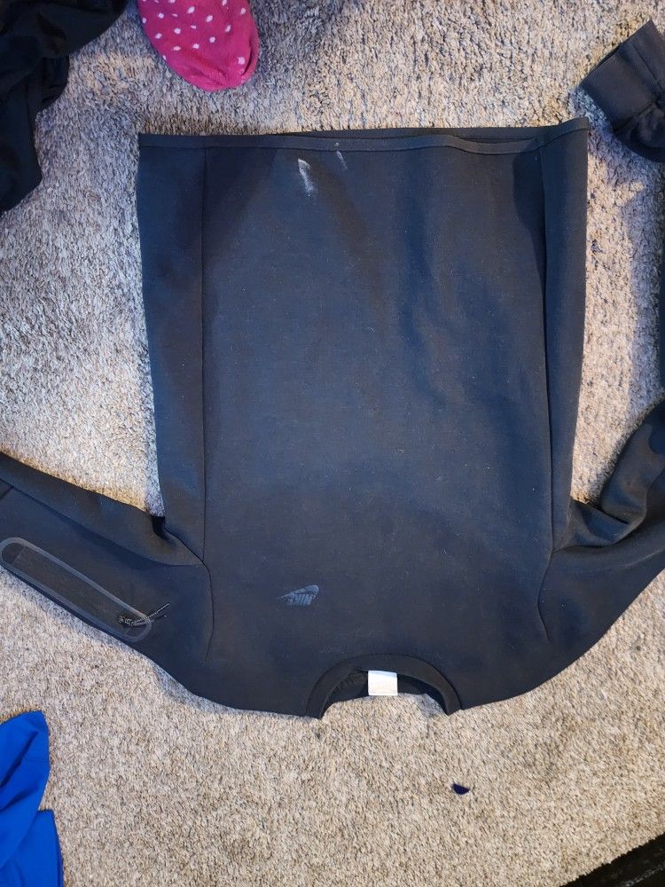$20 Nike Tech Sweatshirt