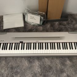 Yamaha Portable Grand Piano w Pedal + Weighted Keys