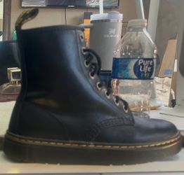 Women’s boots Size 6