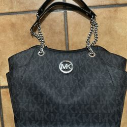 Michael Kors Jet Set Large Chain Shoulder Tote