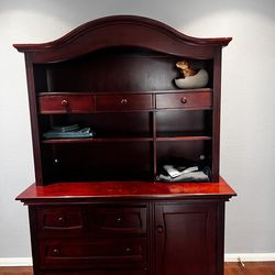 Bedroom hutch