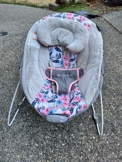 Baby Trend Baby Bouncer with music and vibration