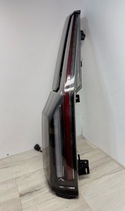 2025 2026 Cadillac Escalade Left Taillight Light Lamp LED OEM