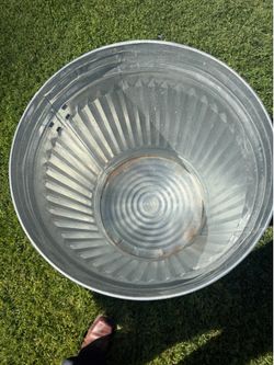 Metal bin