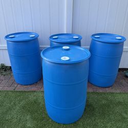 Plastic Drum - 30 Gallon, Closed Top/ Tambor de Plástico de 30 Galones con Tapa Cerrada