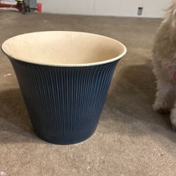 7,5 Inch Ceramic Blue Planter  Pot