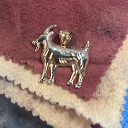 Goat 10kt Pendant 