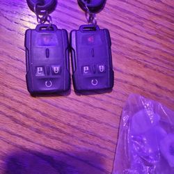 2017 -2019 Chevrolet Silverado Colorado Key FOBs W/Remote Start and Keys