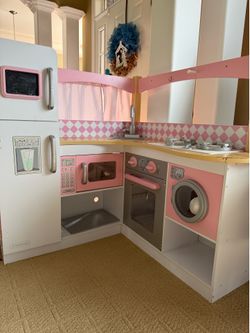 KidKraft  Grand Gourmet Corner Play Kitchen