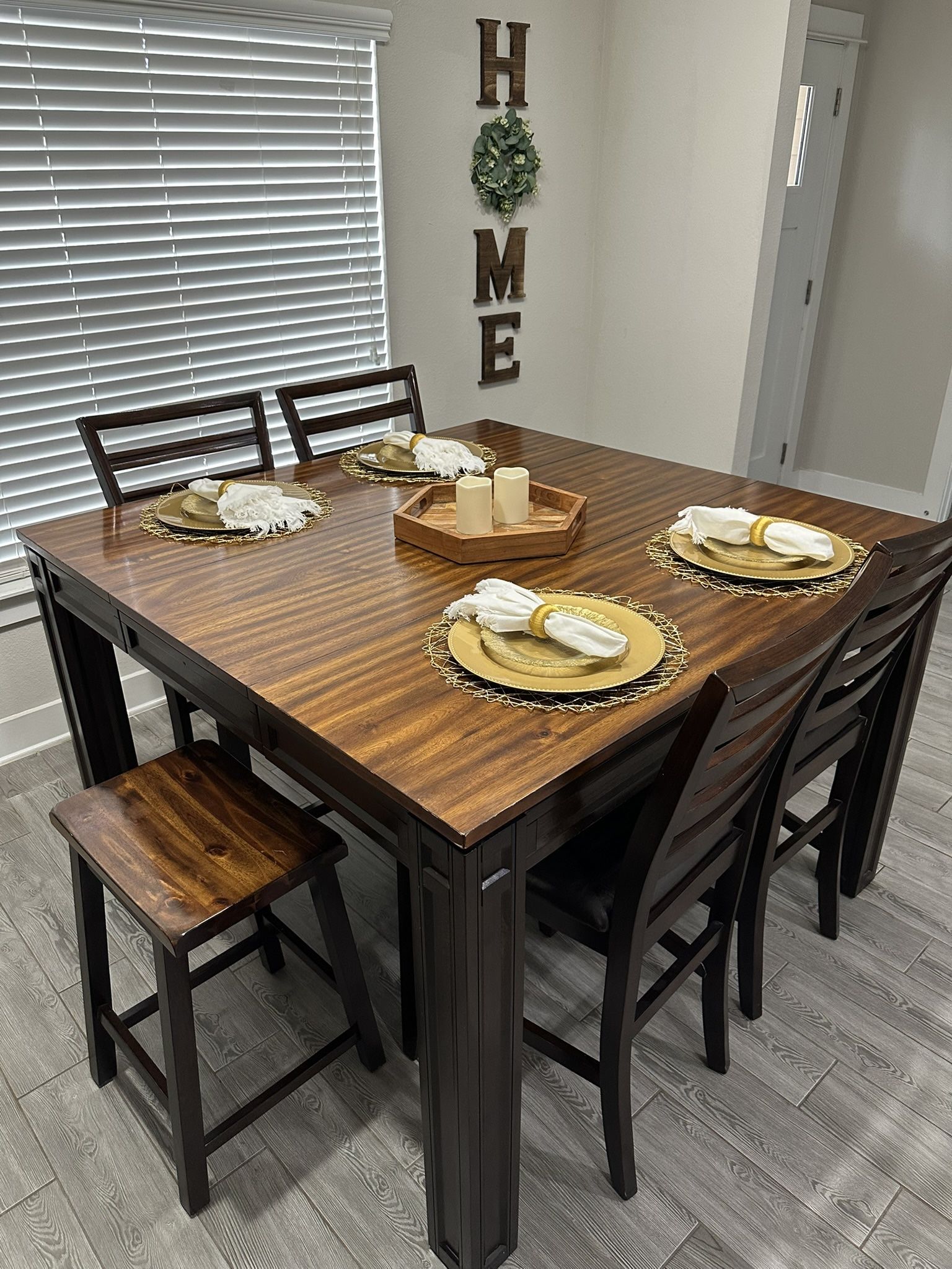 Expandable Solid Wood Dining Set