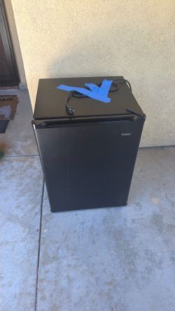 Mini fridge 2.6 cu feet works great