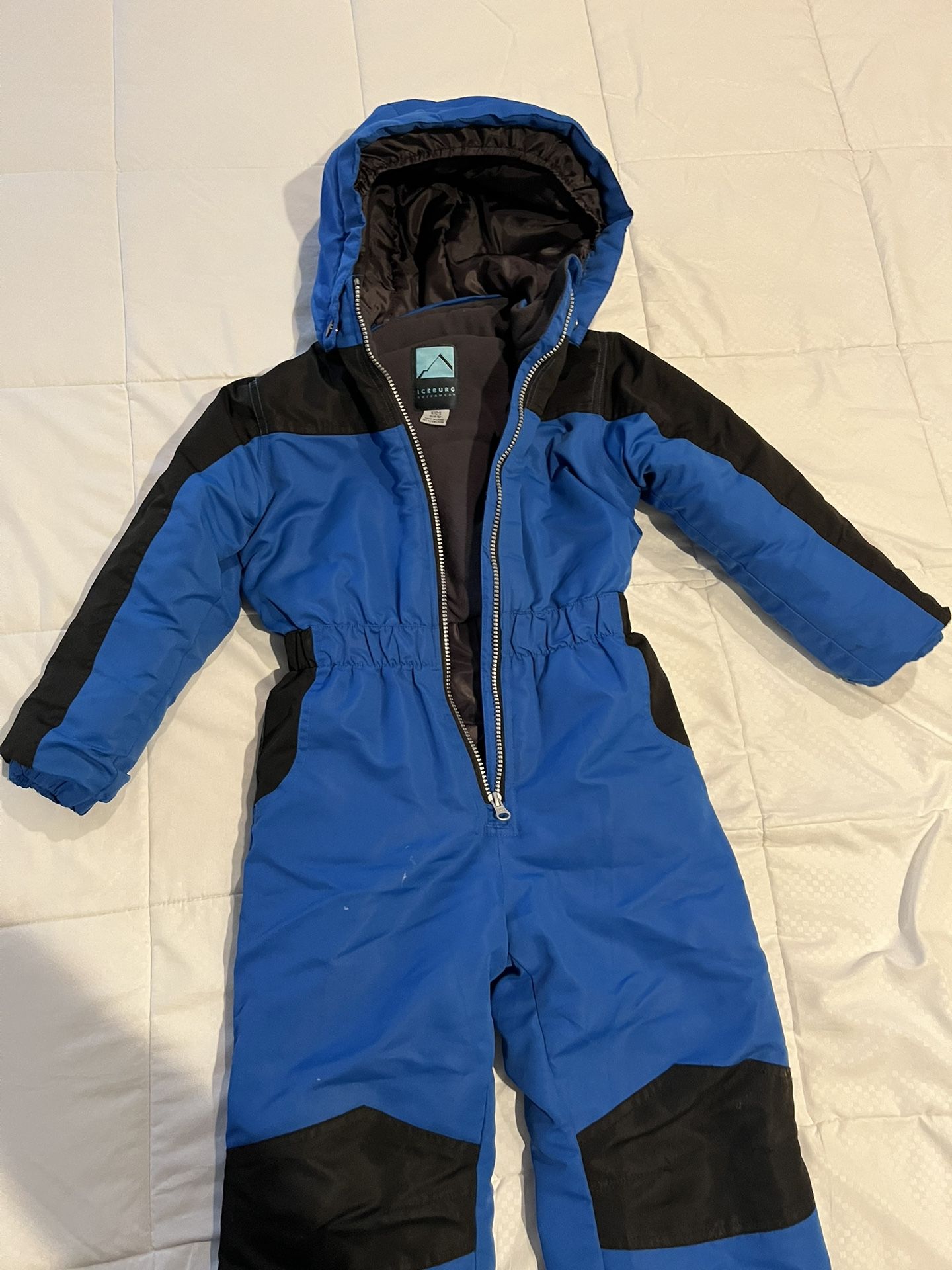 Size 4-5 Kids Snowsuit 